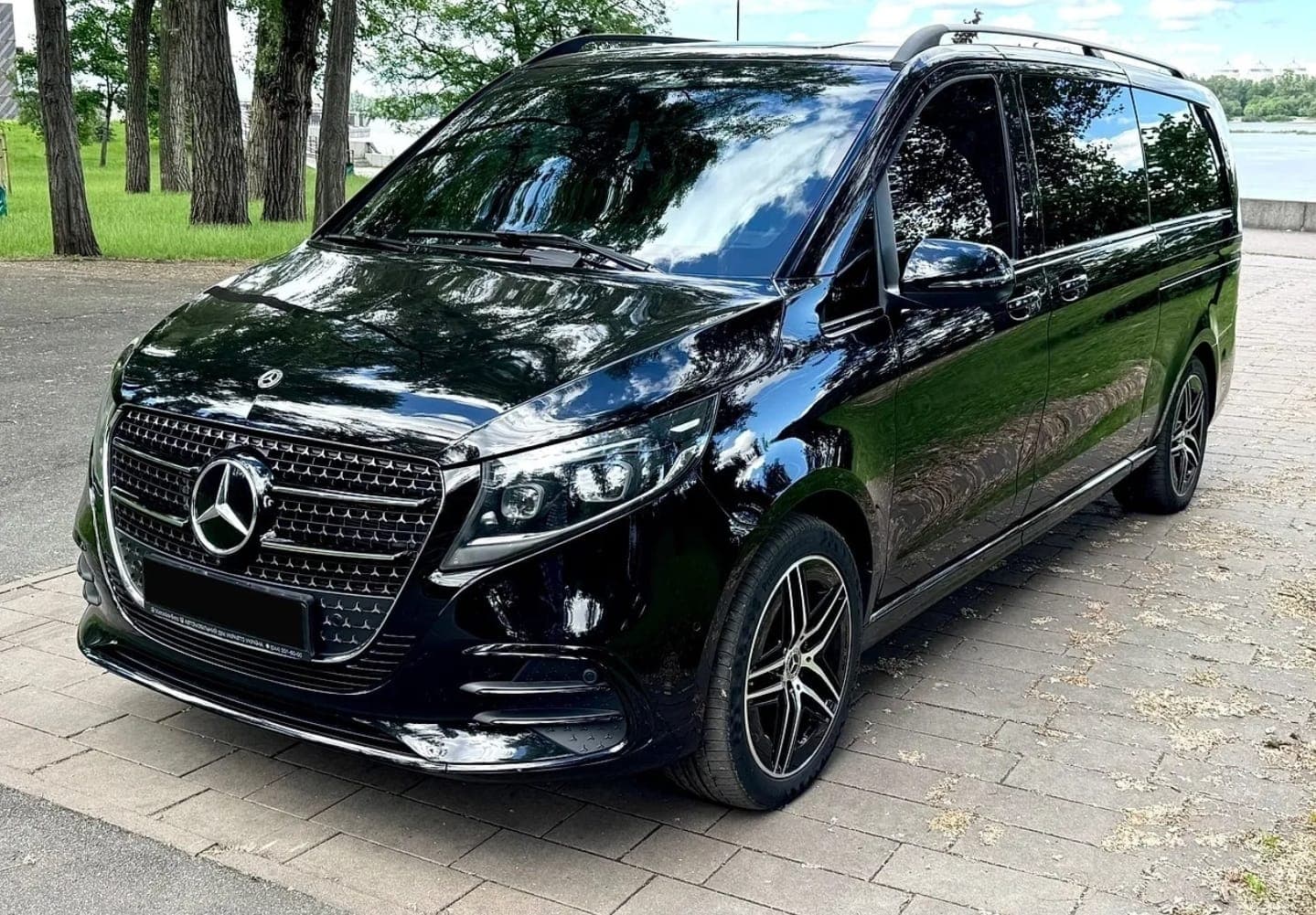 Mercedes V-Class exterior